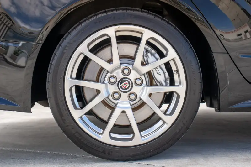 2010 Cadillac CTS-V Sedan photo 25