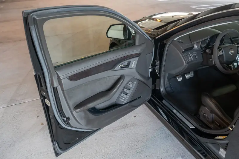 2010 Cadillac CTS-V Sedan photo 64