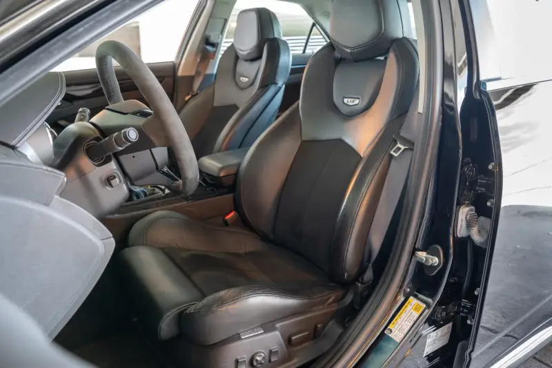 2010 Cadillac CTS-V Sedan photo 18