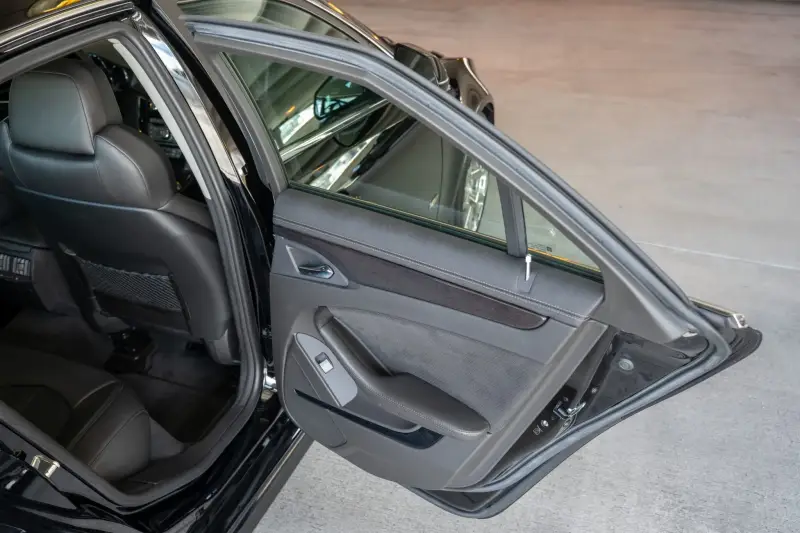 2010 Cadillac CTS-V Sedan photo 75