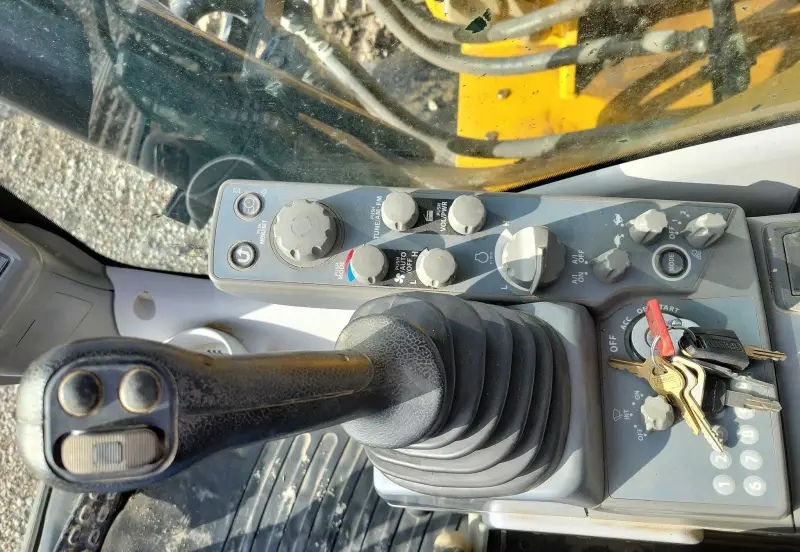 2017 John Deere 350G LC photo 40