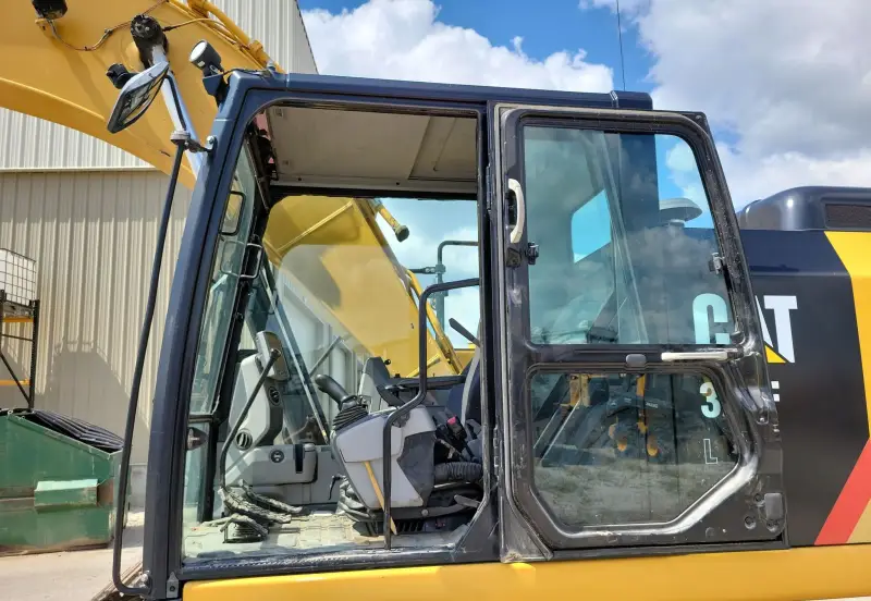 2015 Caterpillar 323FL photo 35