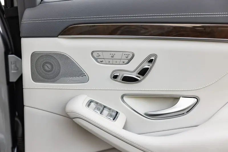 2014 Mercedes-Benz S550 Sedan photo 37