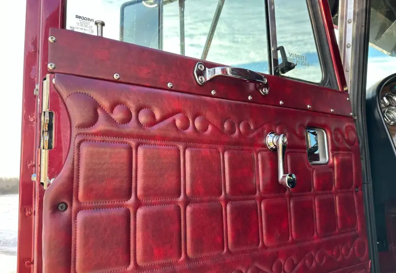 1987 Peterbilt 359 photo 37