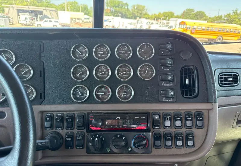 2014 Peterbilt 389K photo 50
