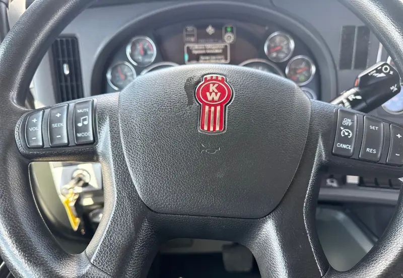 2020 Kenworth T680 photo 42