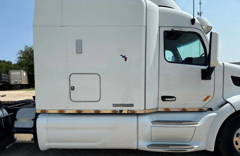 2015 Peterbilt 579 photo 15