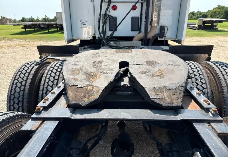 2015 Peterbilt 579 photo 21