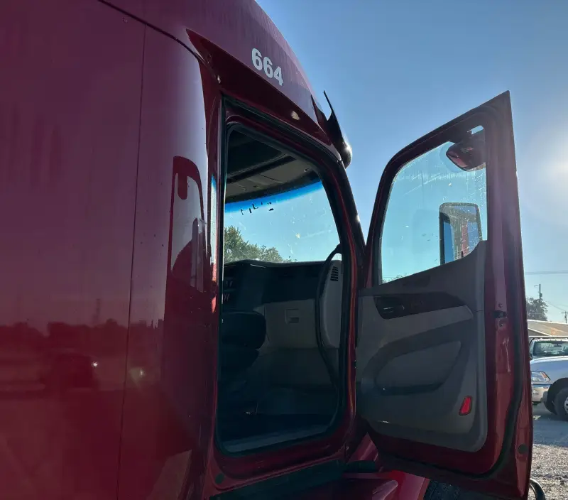 2021 Peterbilt 579 photo 126