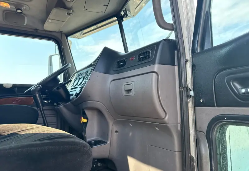 2011 Peterbilt 386 photo 61